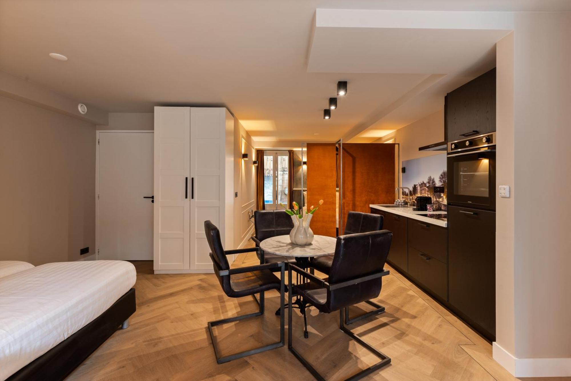 Midtown Hotel Royal Room Амстердам Екстериор снимка